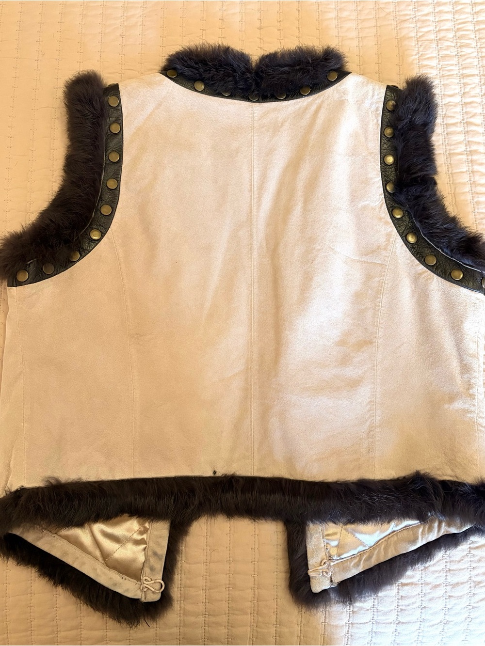 Marciano leather trim and rabbit fur studded vest, Size L Y2K cream brown - Picture 3 of 9